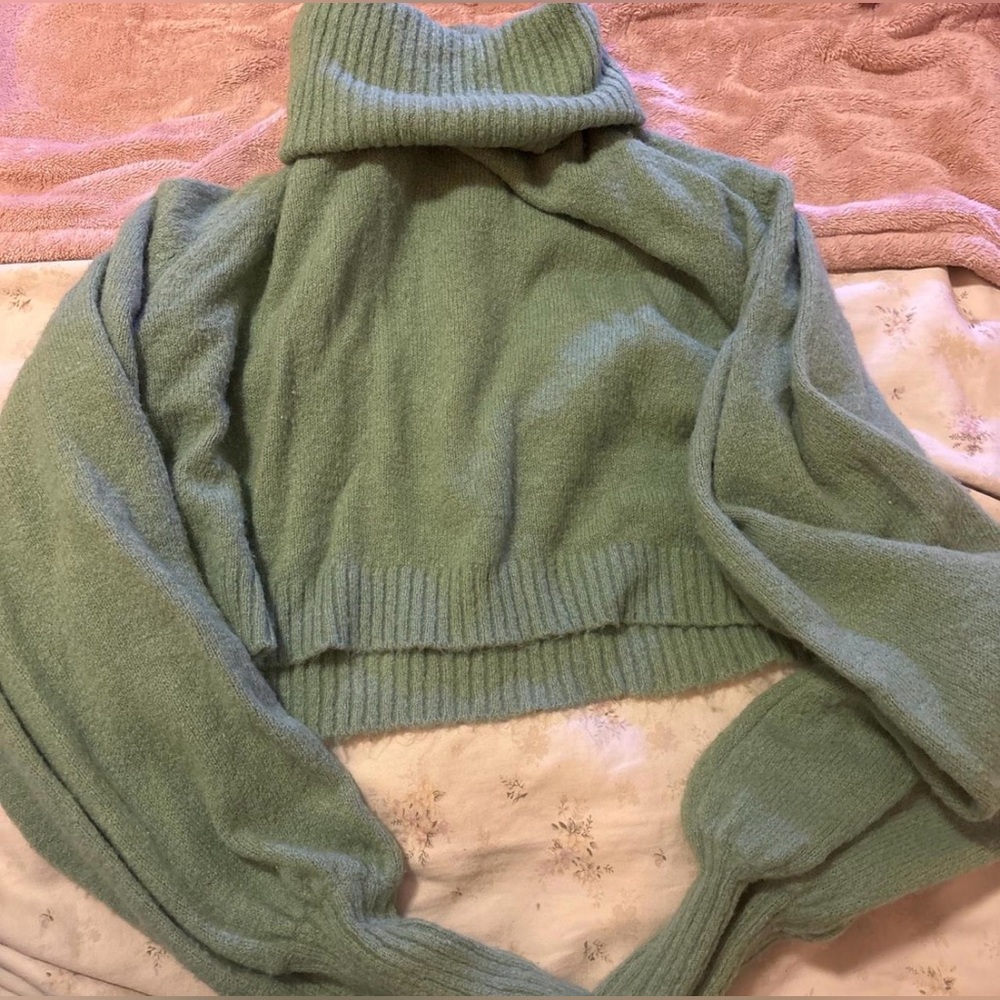 Princess Polly size 6 green sweater